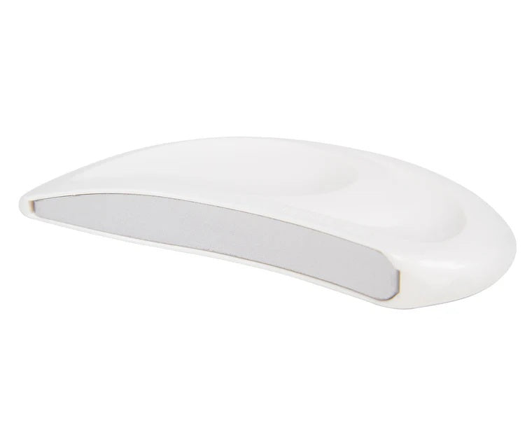 Seki Edge file nail in white with an ergonomic curved design for easy nail filing