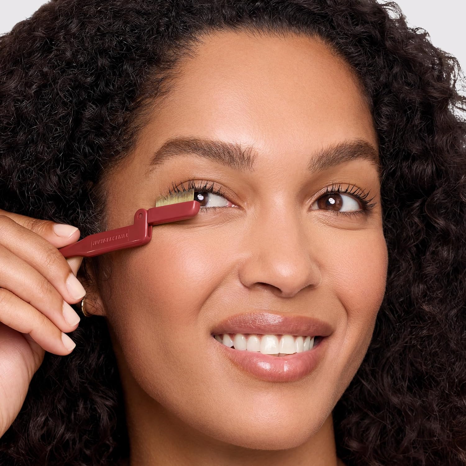 Tweezerman lash curler set for effortlessly curling and enhancing eyelashes with a comfortable grip