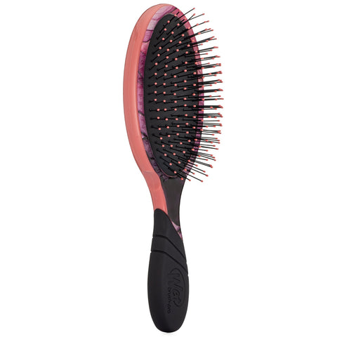 Wet Brush with flexible bristles, ideal as the best brush for wet hair, reducing tangles and breakage