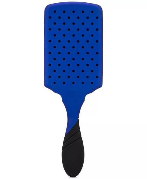 Wet Brush blue paddle brush for wet hair with ergonomic black handle and vented design