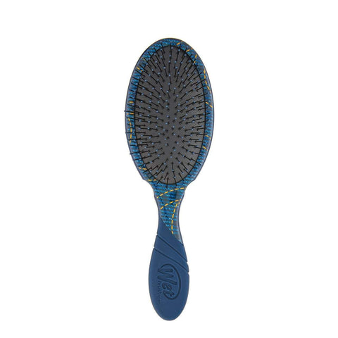 Wet Brush retro style detangling brush with blue and black design and flexible bristles